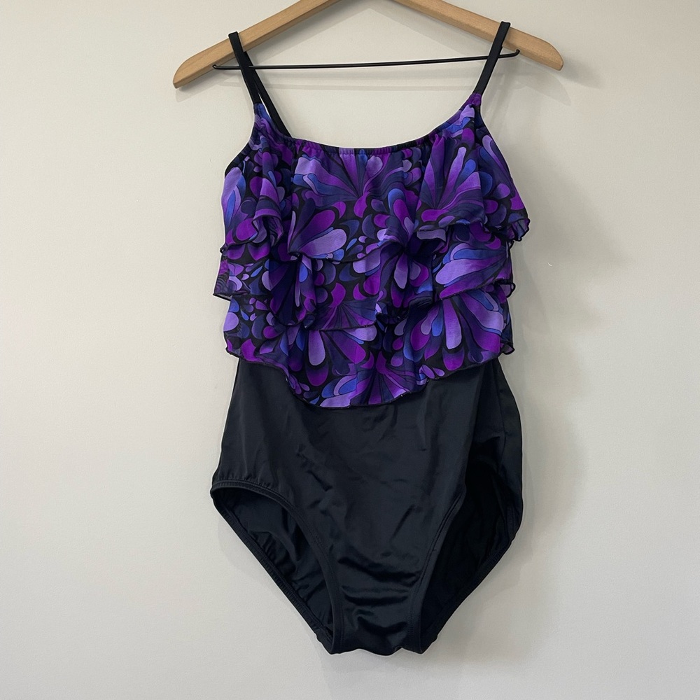 Robby Len ruffle detail one piece swimsuit size 12